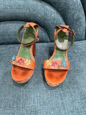 YT2K Miss Sixy leather platform wedge sandals size 37